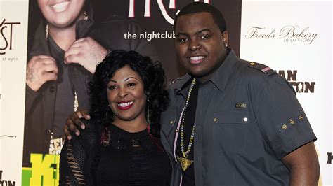 Singer Sean Kingston and his mother charged with wire fraud in .